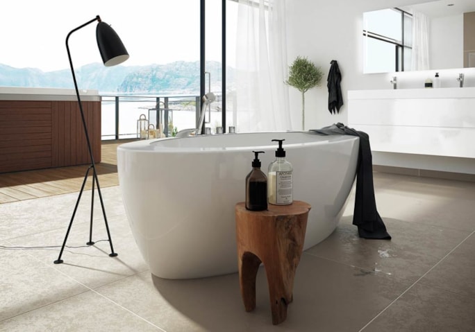 moderne hvitt badekar fra VikingBad